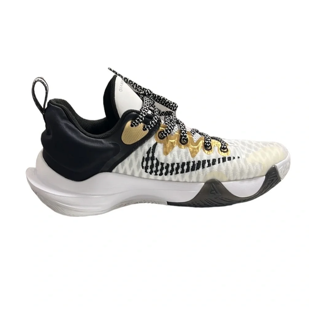 Nike Giannis Immortality 